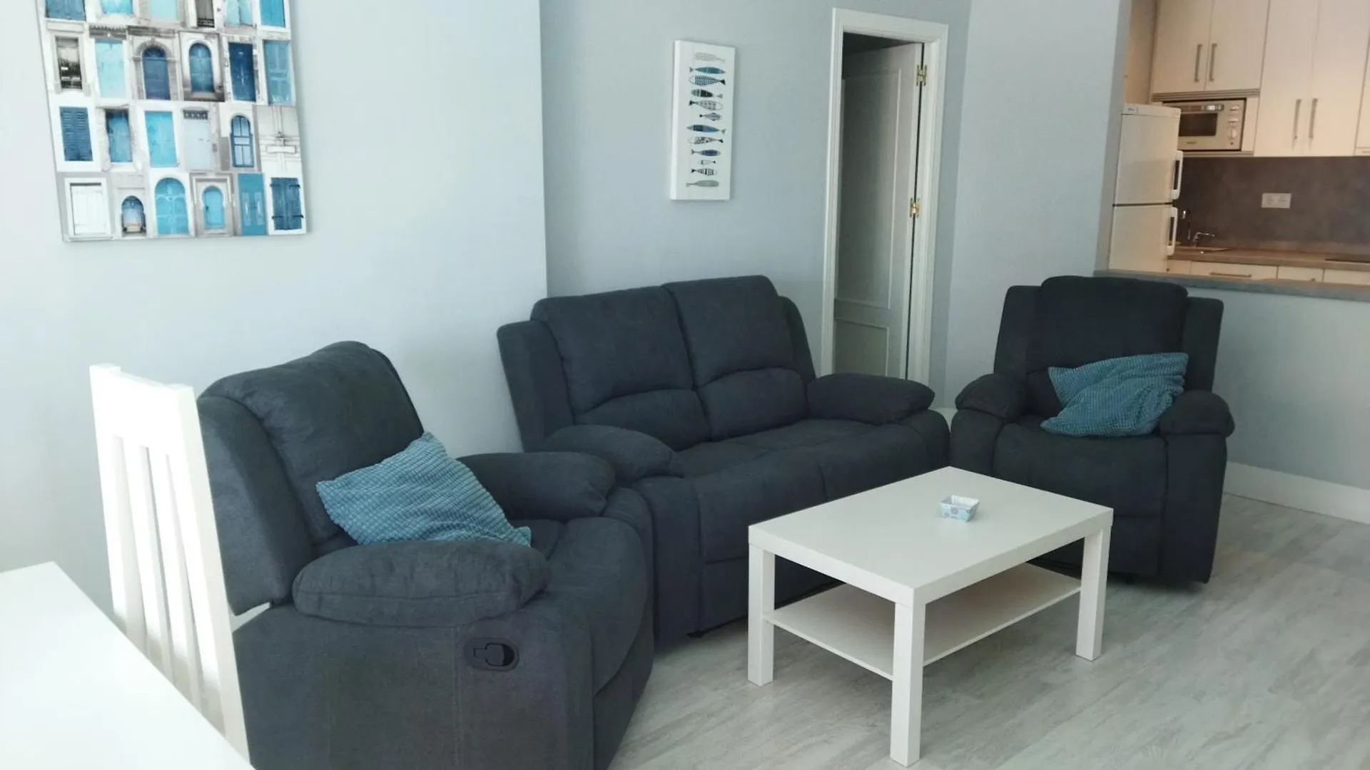 Apartamento Cristal, Centrico, Luminoso, Amplio, 3 Dormitorios トレモリノス アパート