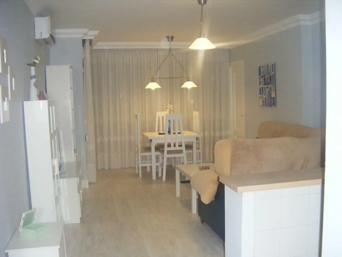 Apartamento Cristal, Centrico, Luminoso, Amplio, 3 Dormitorios トレモリノス
